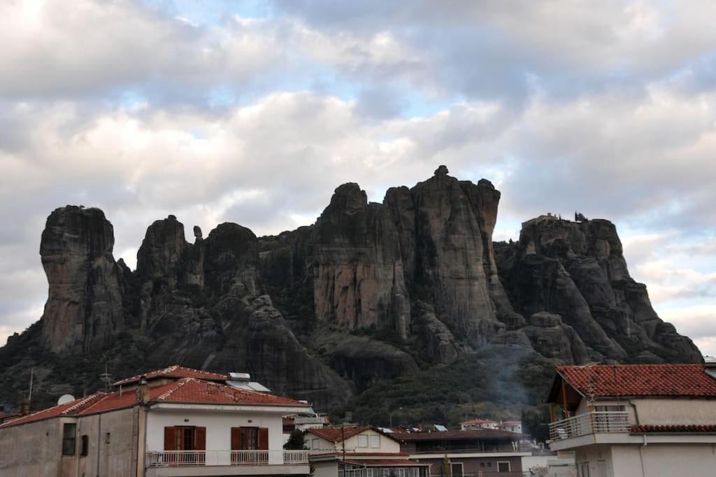 Holiday Meteora B กาลัมปากา ภายนอก รูปภาพ