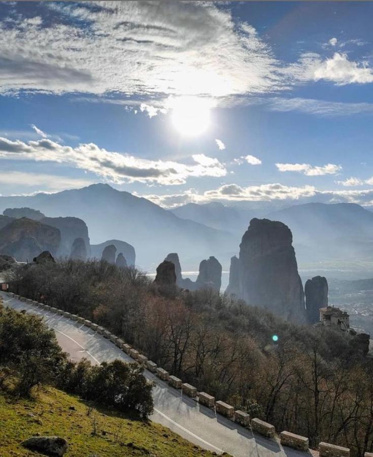 Holiday Meteora B กาลัมปากา ภายนอก รูปภาพ