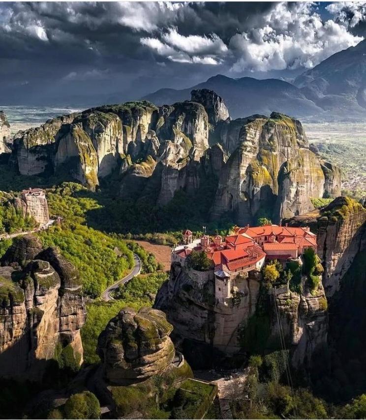 Holiday Meteora B กาลัมปากา ภายนอก รูปภาพ